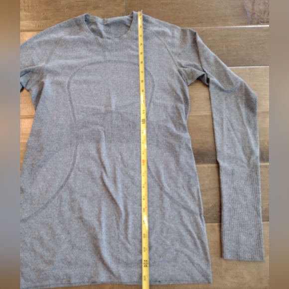 LULULEMON Women's long-sleeve Swiftly Tech gray top - 6 - Picture 11 of 12